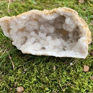 Drusey quartz geode